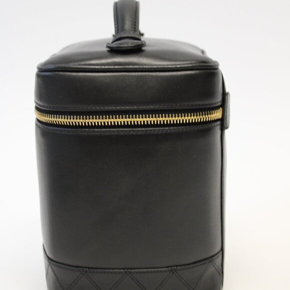Chanel Vanity Black Lambskin Leather - Picture 6 of 10